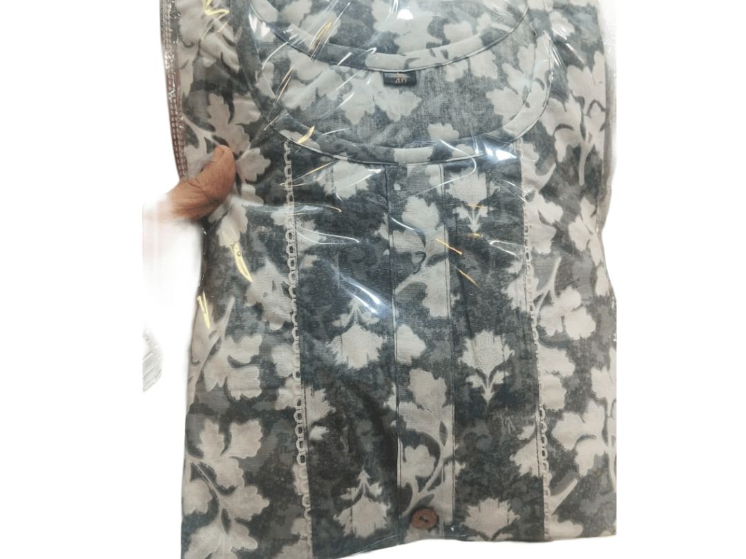 स्टाइलिश ब्लैक और व्हाइट फ्लोरल प्रिंटेड सूट दुपट्टे के साथ